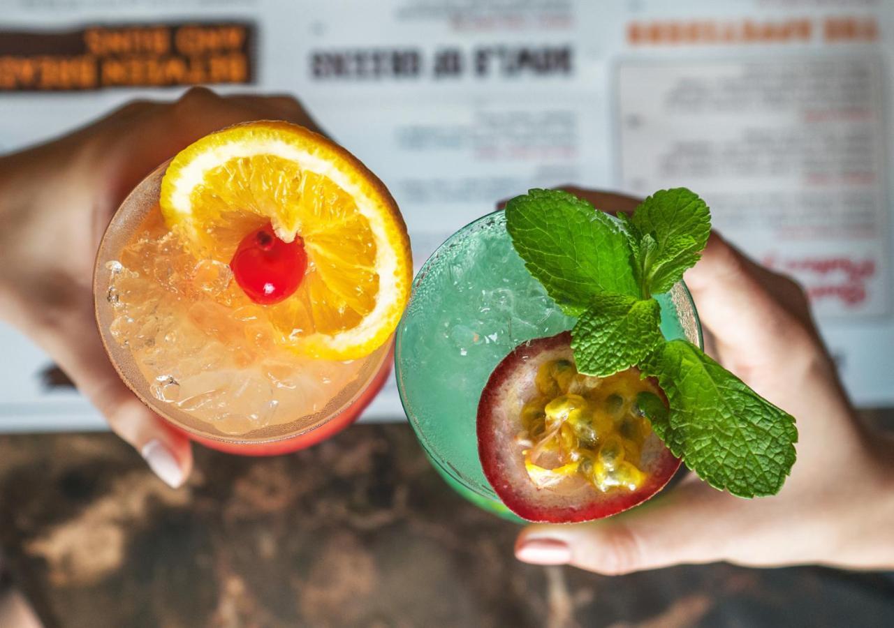 City Centre Rotana Доха Екстер'єр фото Two cocktails