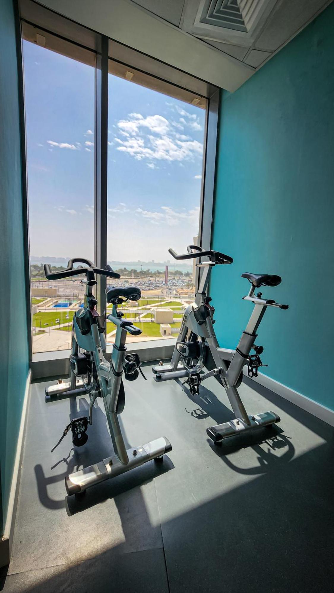 City Centre Rotana Доха Екстер'єр фото The gym at the hotel