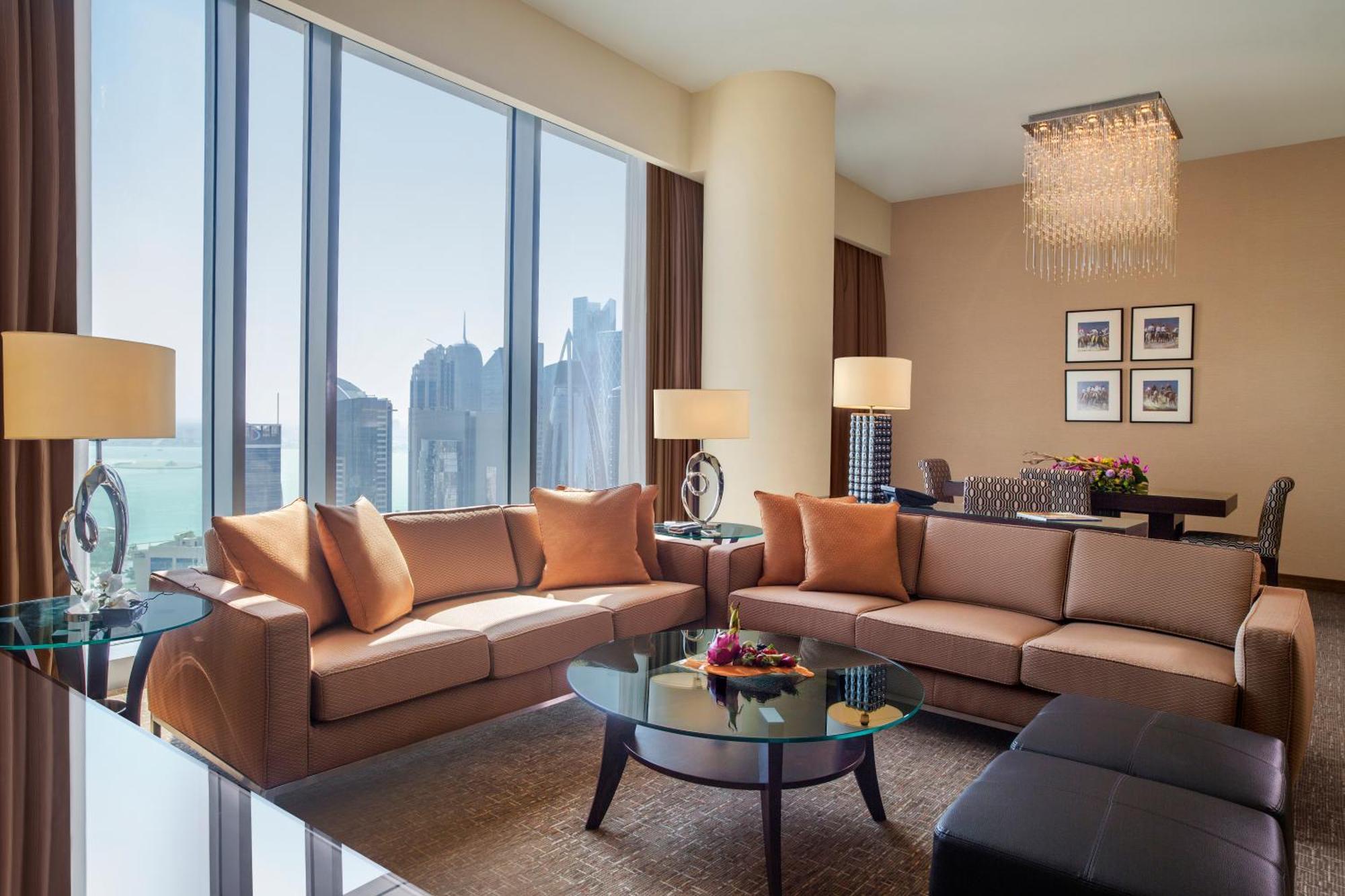 City Centre Rotana Доха Екстер'єр фото A living room in a suite at the Ritz-Carlton, DIFC